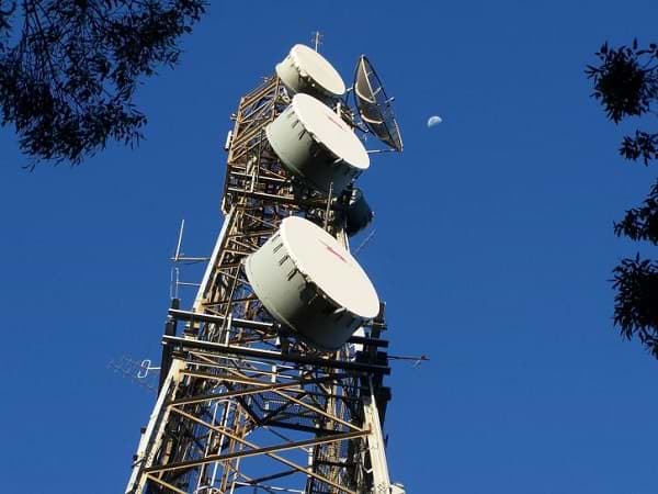 Antena de comunicaciones - Contaminación electromagnética